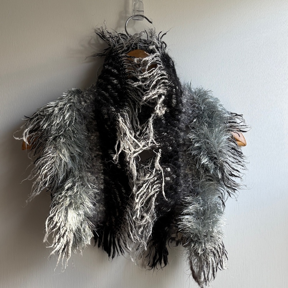 Nordstrom Chic Black Shoulder Shrug Scarf Boa with fringe Detail